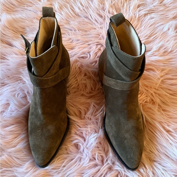 NEW Banana Republic Olive Green Stella Suede Ankle Boot - Size 8. - Picture 6 of 7